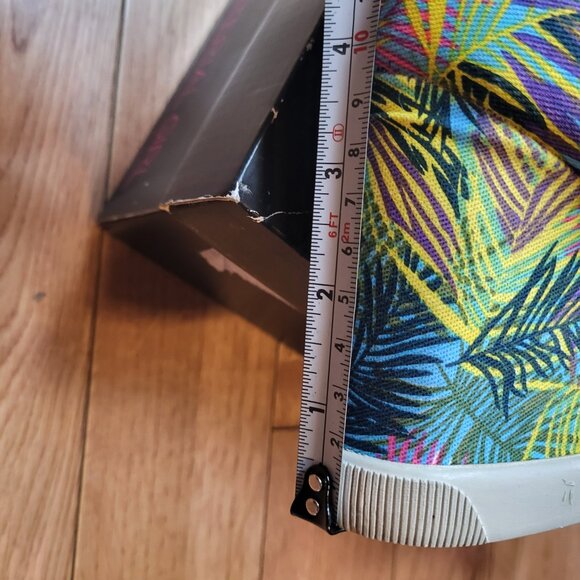 Material Girl Wedge Sneaker NWOT Size 7 Tropical Print Wedge Sneaker - Picture 7 of 12